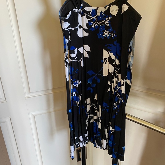 Formal Knee length dress (Prom / homecoming / wedding) - Picture 4 of 6